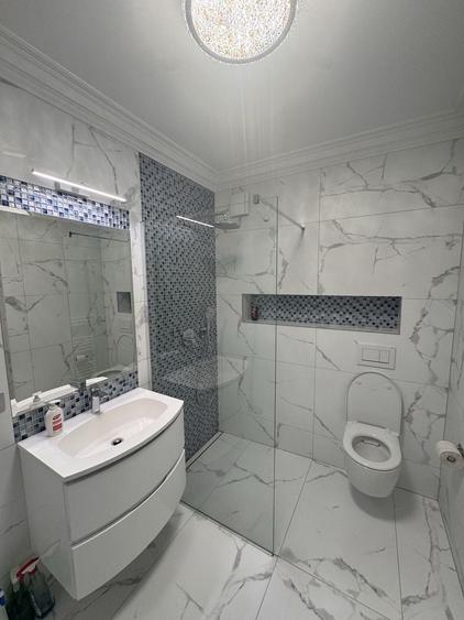 Apartament cu 3 camere decomandat în Exterior Vest