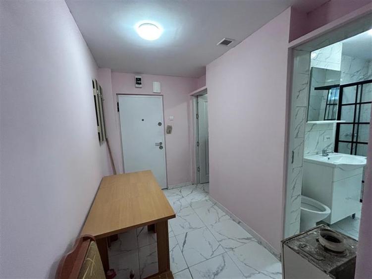 Apartament cu 2 camere semidecomandat, mobilat în Moroasa 2