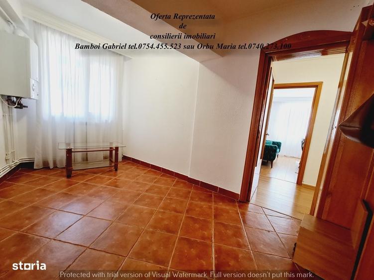 Apartament cu 4 camere decomandat în Piața Unirii