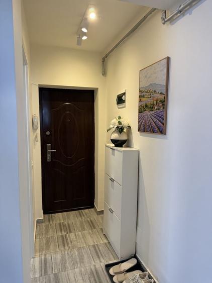Garsonieră decomandată în Central