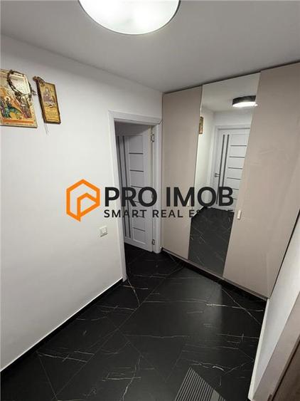Apartament cu 2 camere semidecomandat, mobilat în Unirii Sud