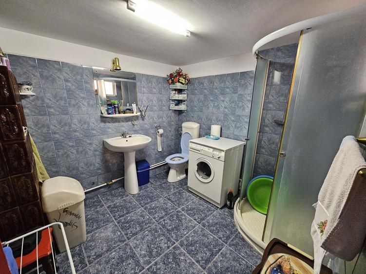 Casă cu 4 camere decomandat în Strejnicu