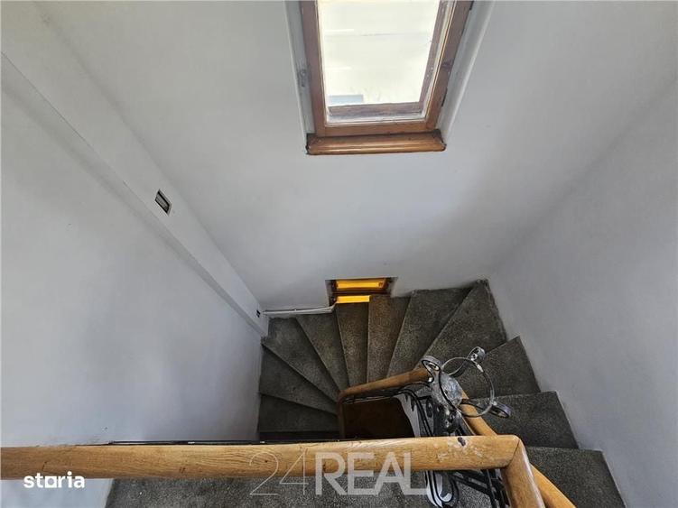 Casă cu 4 camere în Splaiul Unirii