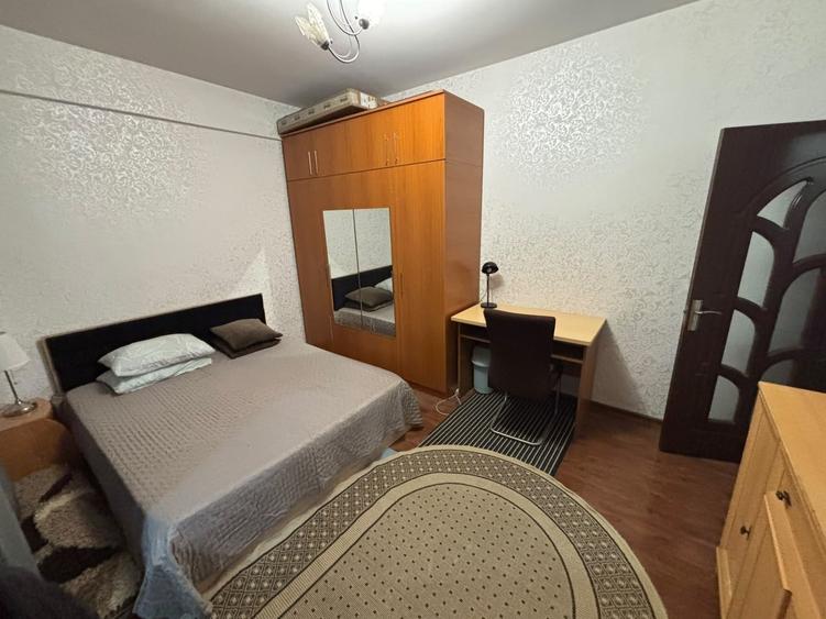 Apartament cu 3 camere semidecomandat în Cug