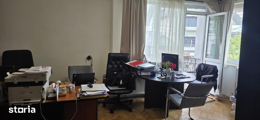 Casă cu 4 camere cu Teren 429 Mp în Calea București