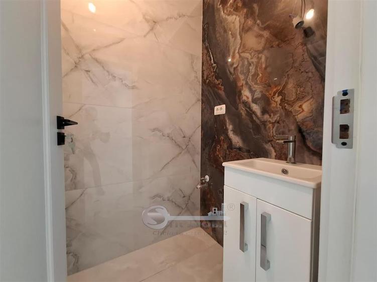 Apartament cu 3 camere semidecomandat în Cug