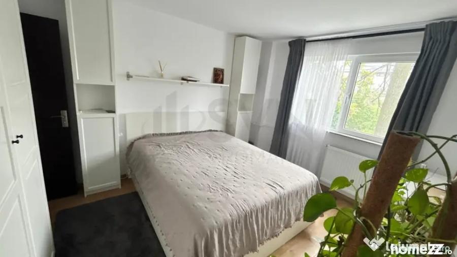 Apartament cu 3 camere decomandat în Domenii
