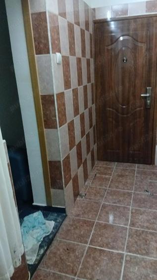 Inchiriez ap.2 cam. decomandate,parter,nemobilat.Se poate inchiria ?i ca spa?iu comercial,birouri - 2