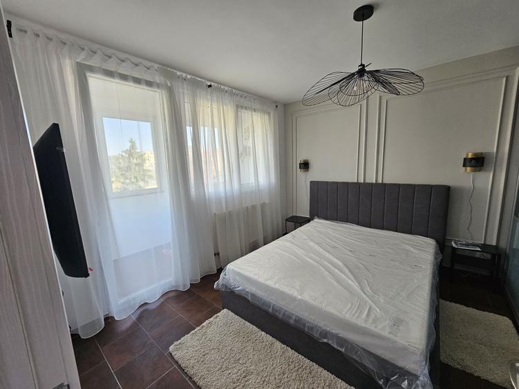 Apartament cu 2 camere semidecomandat în Tineretului