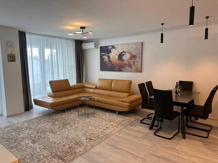 Apartament cu 3 camere semidecomandat în Roșu