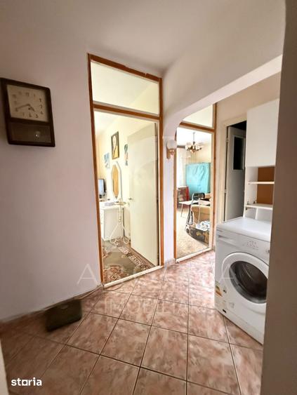 Apartament cu 3 camere decomandat în 1 Decembrie