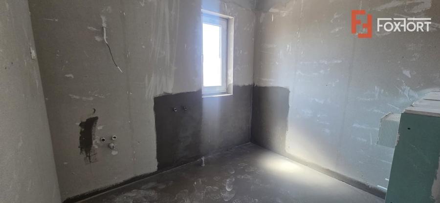 Duplex cu 4 camere semidecomandat cu Teren 287 Mp în Moșnița Nouă