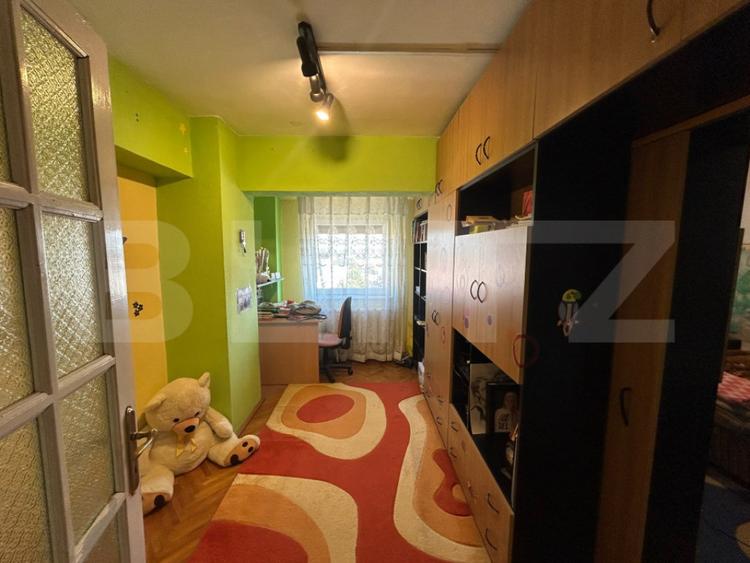 Apartament cu 3 camere decomandat, mobilat în Central