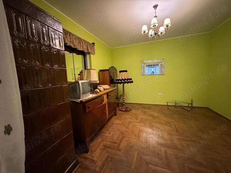 Casă cu 4 camere în Central
