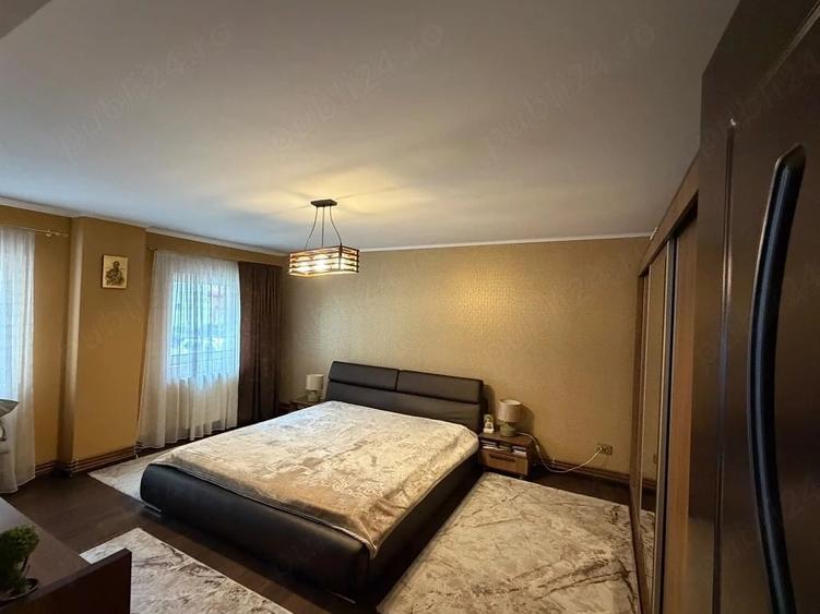 Apartament cu 4 camere decomandat în Central