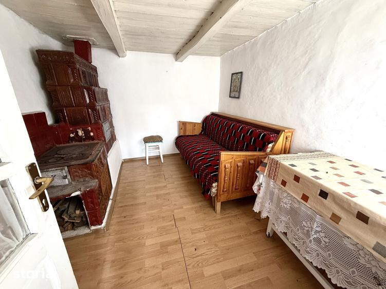 Casă cu 5 camere cu Teren 2000 Mp în Negri