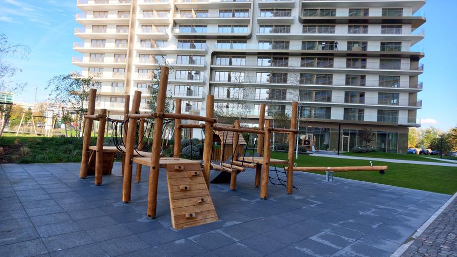 Apartament cu 3 camere în Petricani