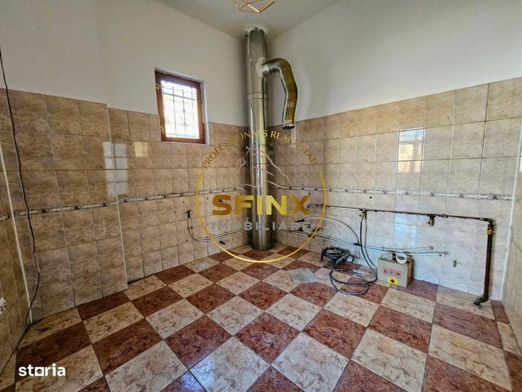 Casă cu 4 camere în Ciupercenii Noi