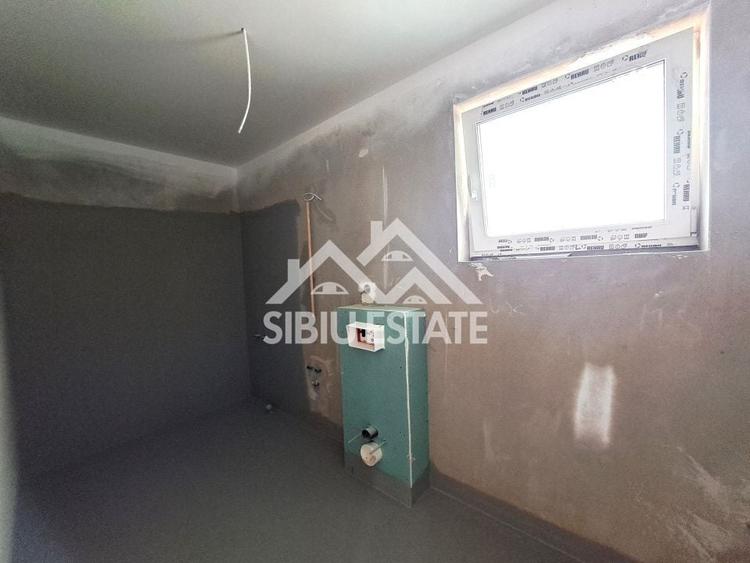 Duplex cu 4 camere cu Canalizare în Șelimbăr