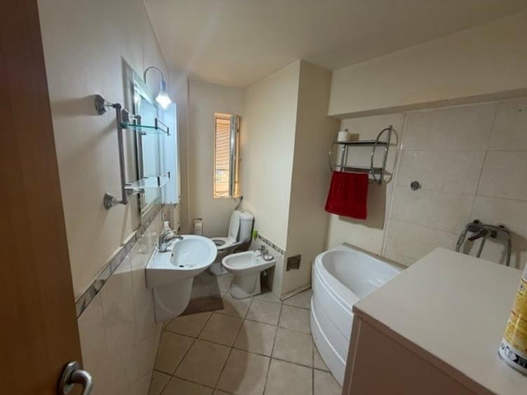 Apartament cu 2 camere decomandat în P-ța Unirii