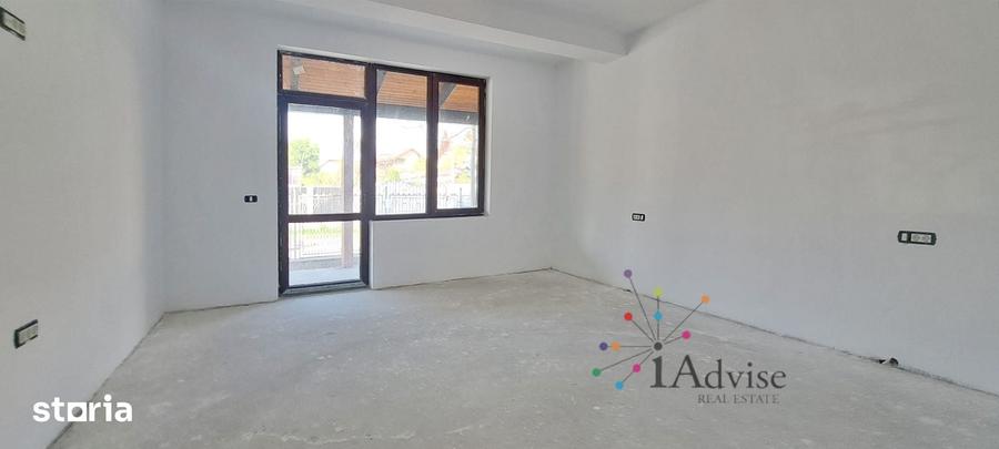 Casă cu 9 camere cu Teren 400 Mp în Bartolomeu