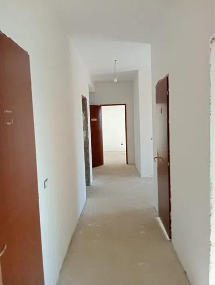 Casă cu 3 camere cu Teren 480 Mp în Sânpetru
