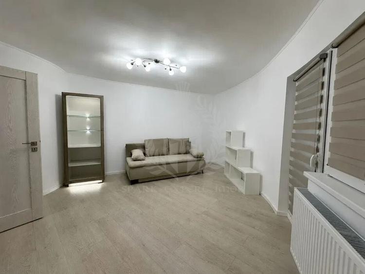 Apartament cu 2 camere decomandat, mobilat în Republicii