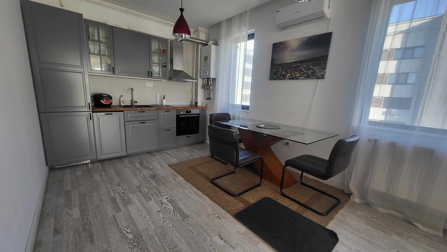 Apartament cu 2 camere decomandat în Palazu Mare