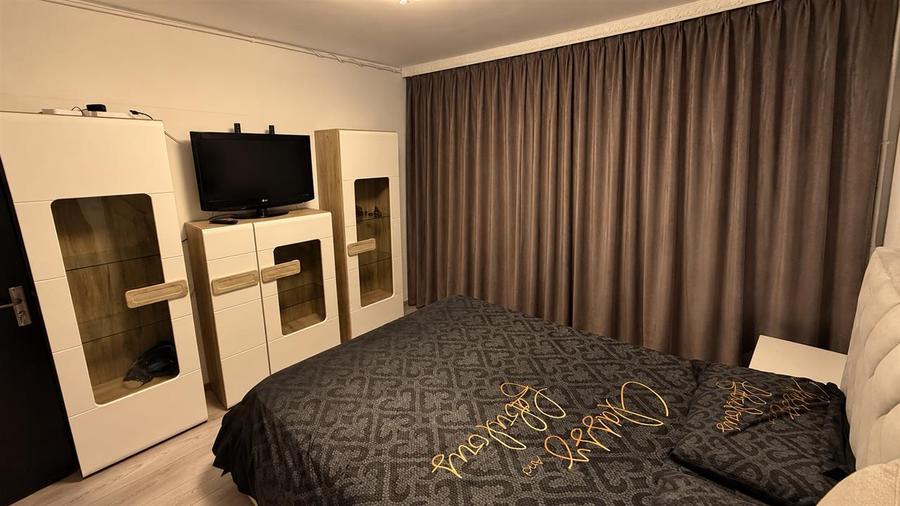 Apartament cu 3 camere decomandat, mobilat în Ozana