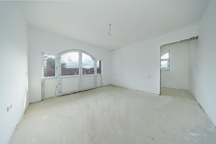 Casă individuală cu 5 camere cu Teren 700 Mp în Primăverii
