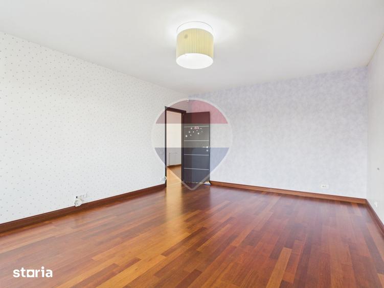 Apartament cu 6 camere în Sisești