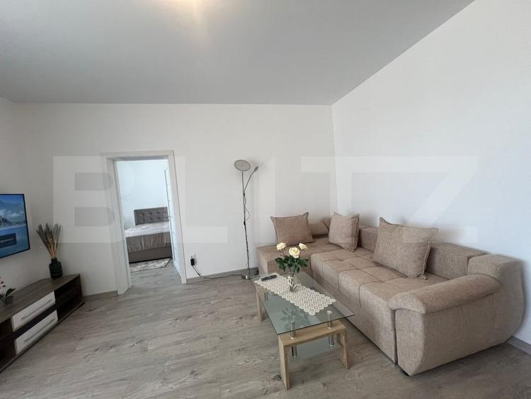 Apartament cu 2 camere semidecomandat, mobilat în Florești