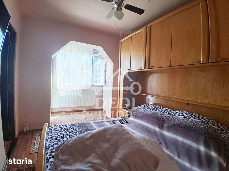Apartament cu 3 camere semidecomandat în Nufărul