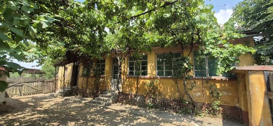 Casă cu 3 camere în Toboliu