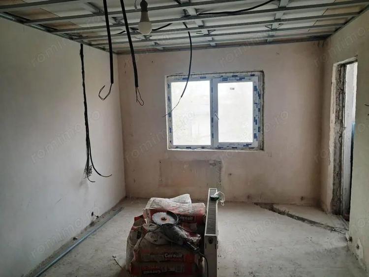 Apartament cu 3 camere decomandat în 9 Mai