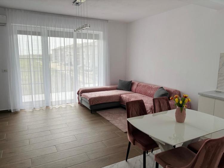 Apartament cu 2 camere semidecomandat în Giroc