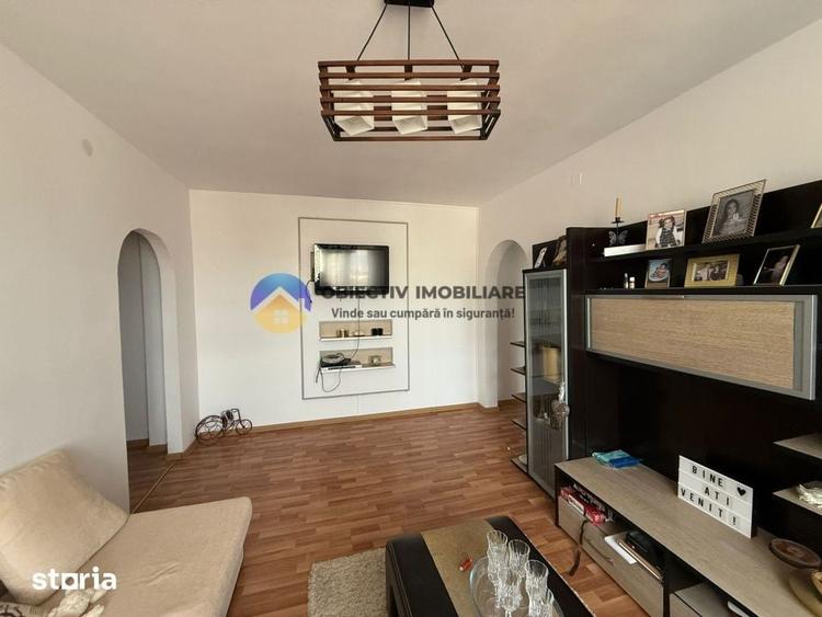 Apartament cu 3 camere semidecomandat în Central