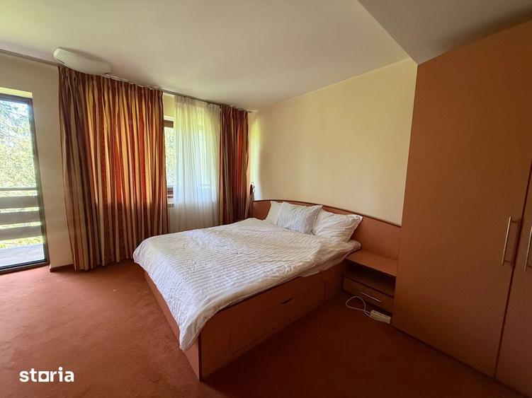 Casă cu 6 camere cu Canalizare în Central