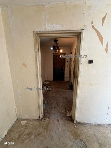 Apartament cu 3 camere în Apărătorii Patriei