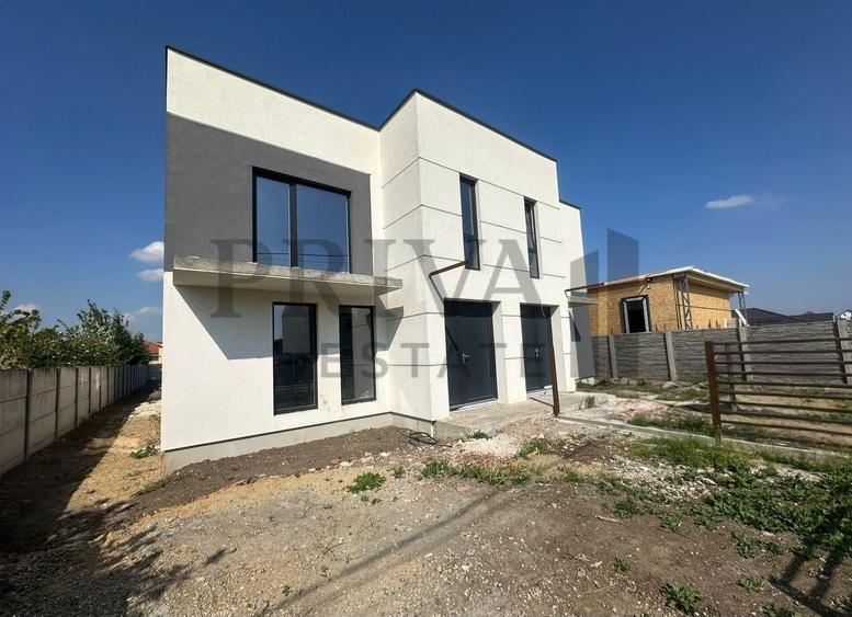 Duplex cu 4 camere cu Canalizare în Dumbrăvița