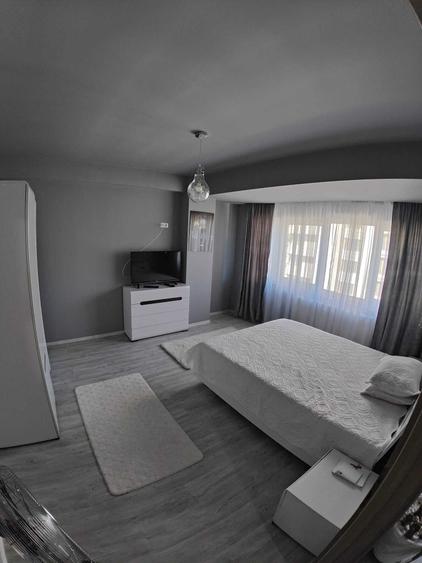 Apartament cu 3 camere decomandat în Ultracentral