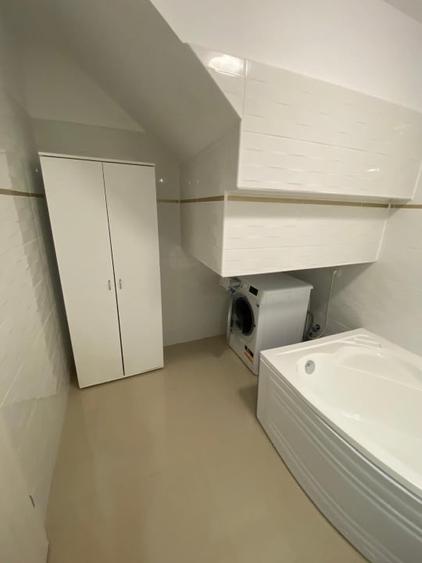 Casă cu 3 camere cu Canalizare în Central