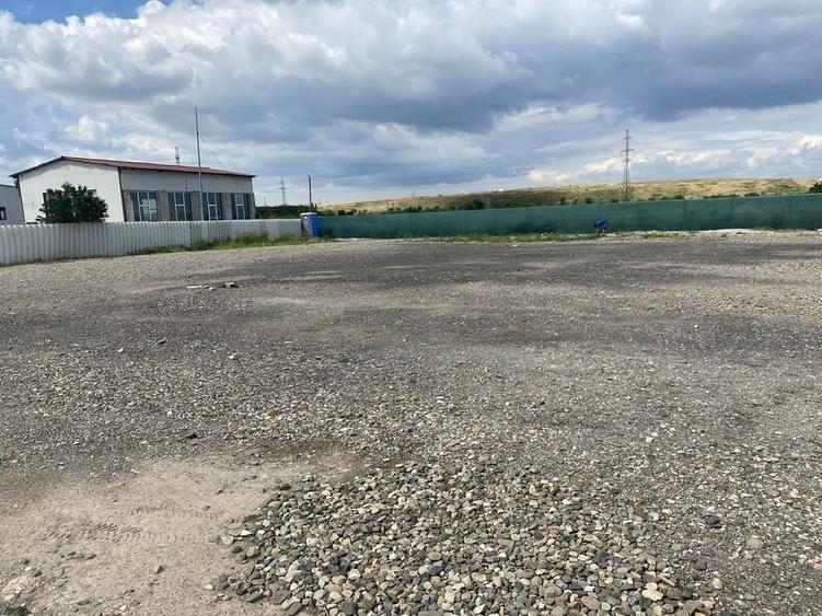 Spațiu comercial, în Tomești