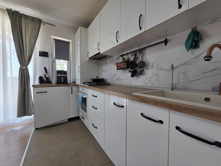 Apartament cu 2 camere decomandat în Central