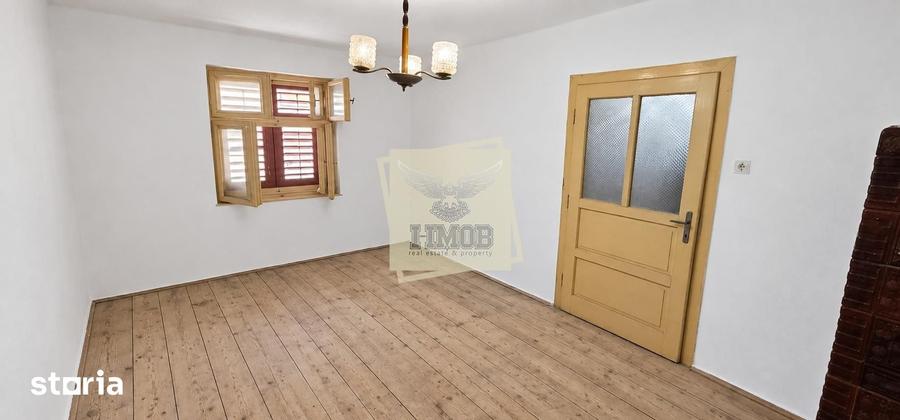 Casă cu 5 camere cu Teren 482 Mp în Central