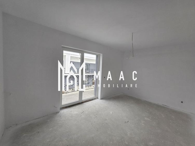 Duplex cu 4 camere cu Canalizare în Exterior Sud