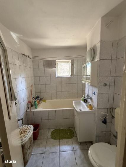 Apartament cu 3 camere, et. 2 din 4, Bul. Independentei , Micro 17 - 1