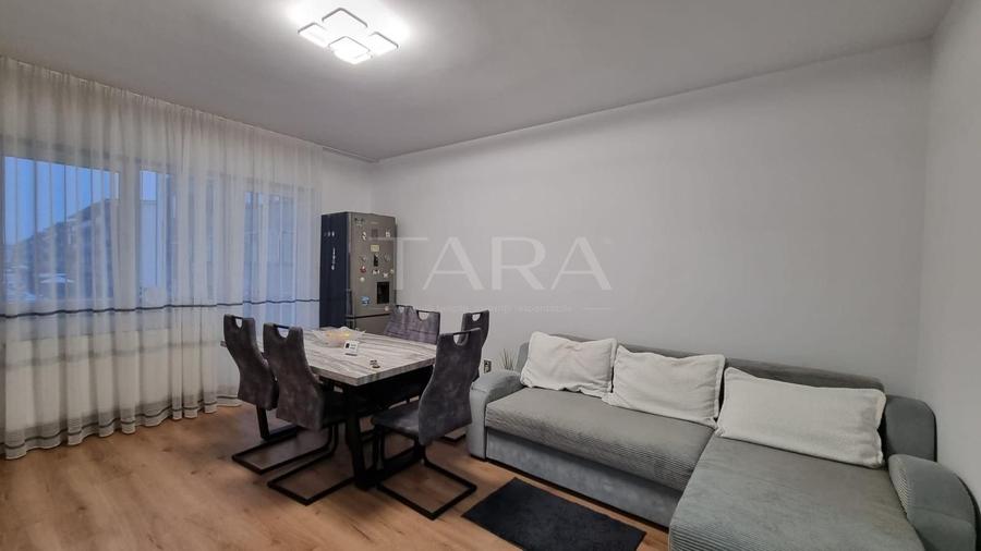 Apartament cu 3 camere decomandat în Florești