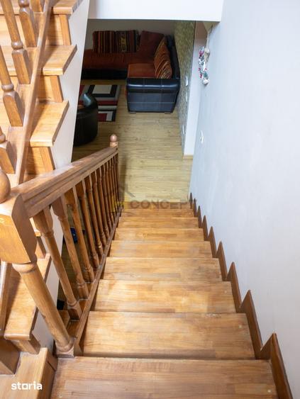 Casă cu 10 camere cu Teren 851 Mp în Clinceni