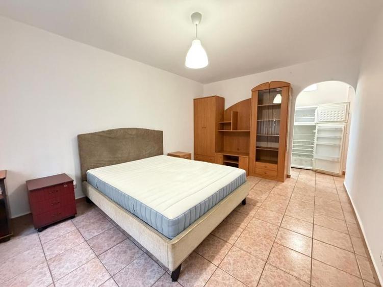 Garsonieră decomandată, mobilată în Iancului